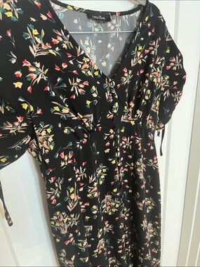 Lea & Viola Black Floral Midi Dress with V-Neck